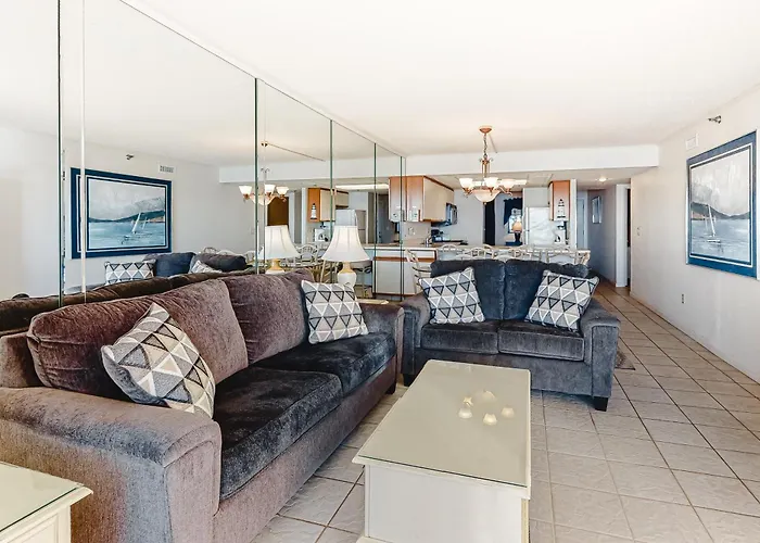 Plaza Ii Apartment *