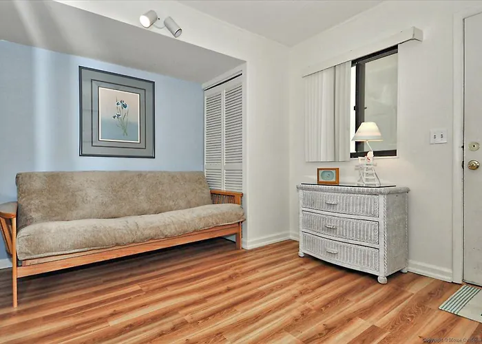 Plaza Ii Apartment *